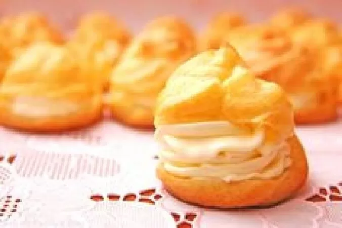 Bánh su kem trứng muối