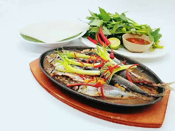 Cá nục hấp Bà Xin