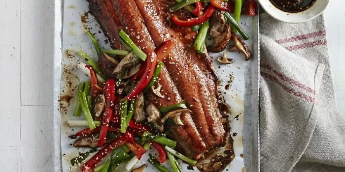 Công thức cá hồi xốt mật ong nước tương với nấm và ớt