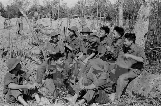 Bộ đội màu xanh - Phan Huy Hùng
