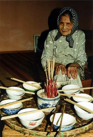 Chuyện về mẹ Thứ - Hồng Ngoãn