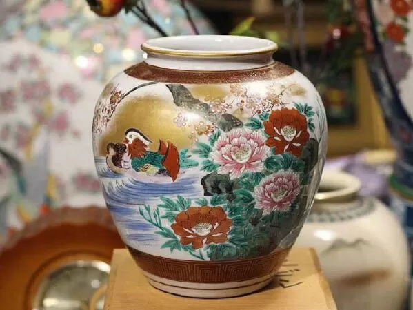 Tiệm gốm Phạm