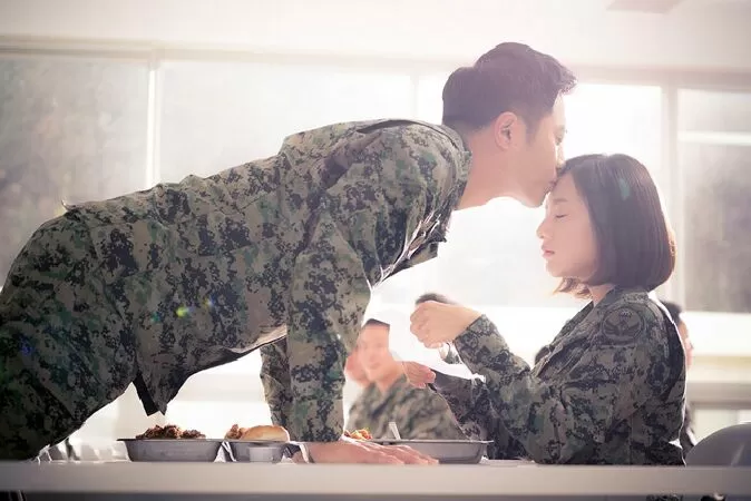 Jin Goo và Kim Ji Won (Hậu duệ mặt trời)