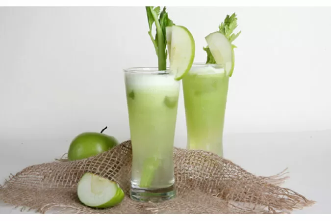 Nước ép táo.
