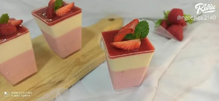 Bánh mousse sữa chua dâu tây