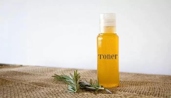 Làm một loại Toner cho da mặt