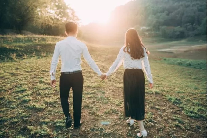 Nắm tay là một liều thuốc giảm căng thẳng hoàn hảo
