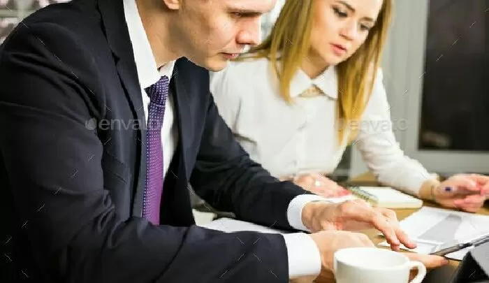 Đừng coi mình là trung tâm thế giới