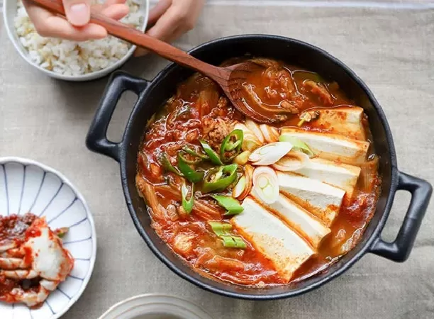 Canh kim chi thịt bò, đậu phụ
