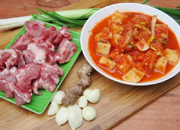 Canh kim chi sườn bò