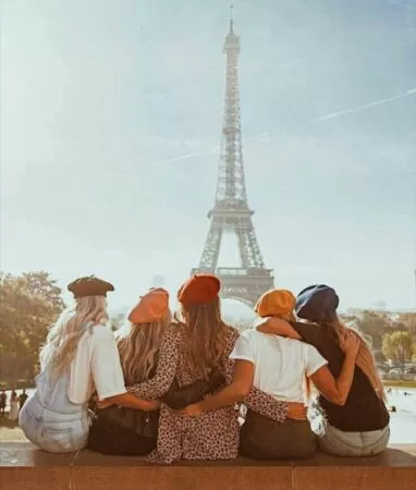 Người chân chính có trách nhiệm. Người giả tạo luôn đổ lỗi cho người khác.