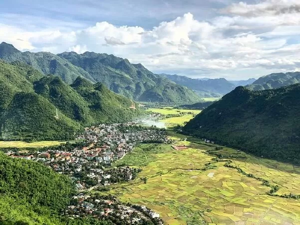 Hòa Bình quê tôi - Mạnh Hùng
