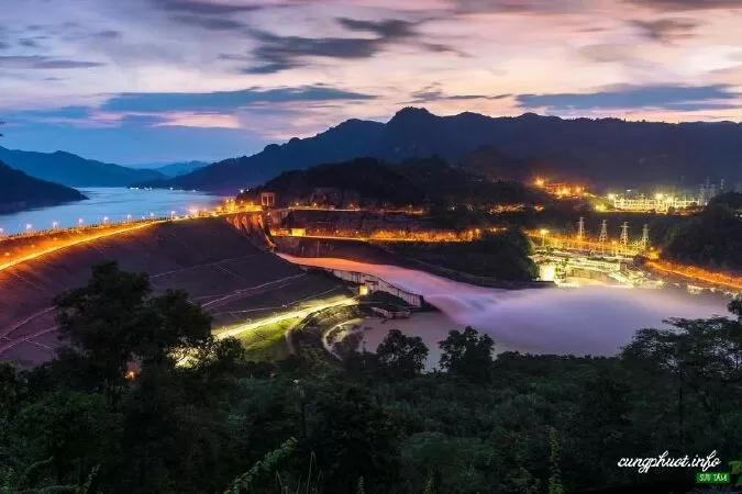 Hòa Bình em đợi - Hoa Nắng