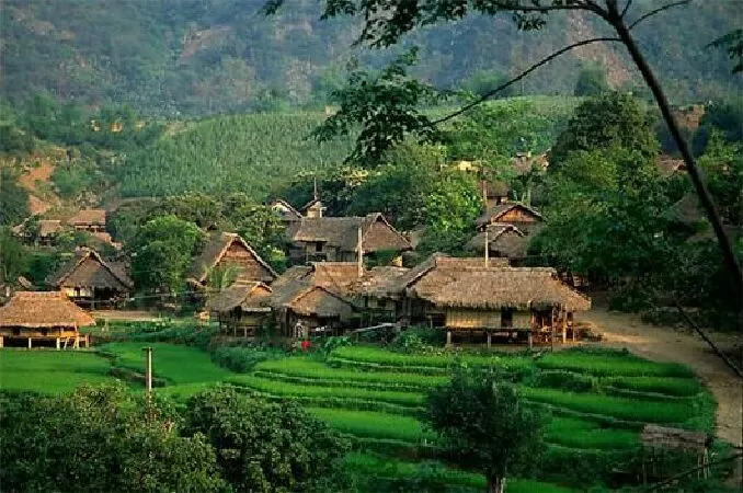 Chơi Hòa Bình - Tản Đà