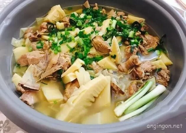 Vịt xáo măng