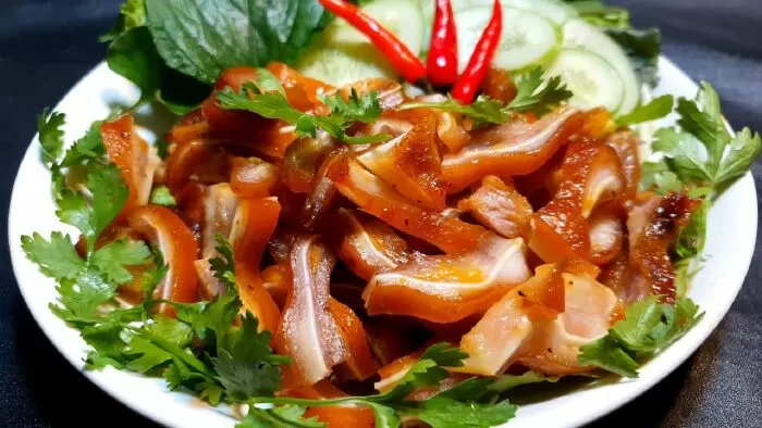 Tai heo khìa nước dừa