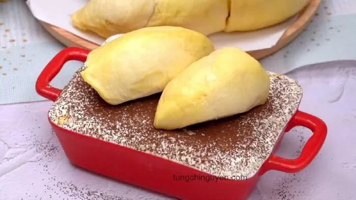 Bánh tiramisu sầu riêng