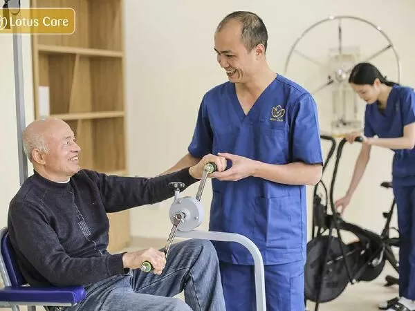 Trung tâm chăm sóc người cao tuổi Hoa Sen Nhật Bản