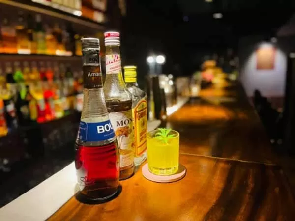 B21 Bar