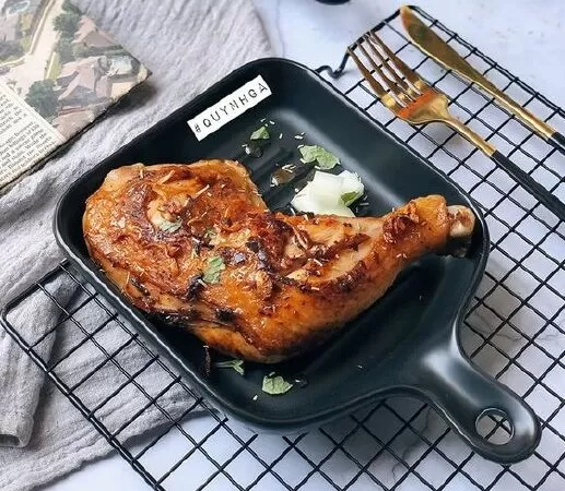 Đùi gà nướng mật ong