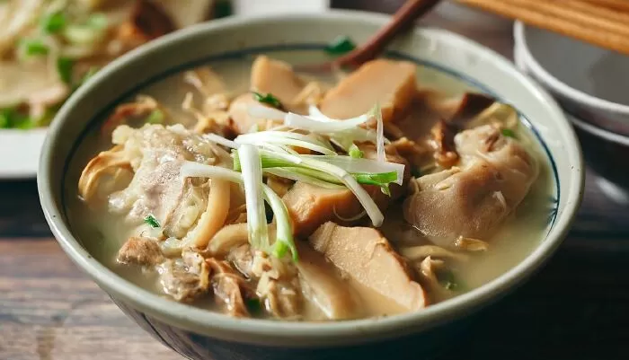 Giò heo hầm măng