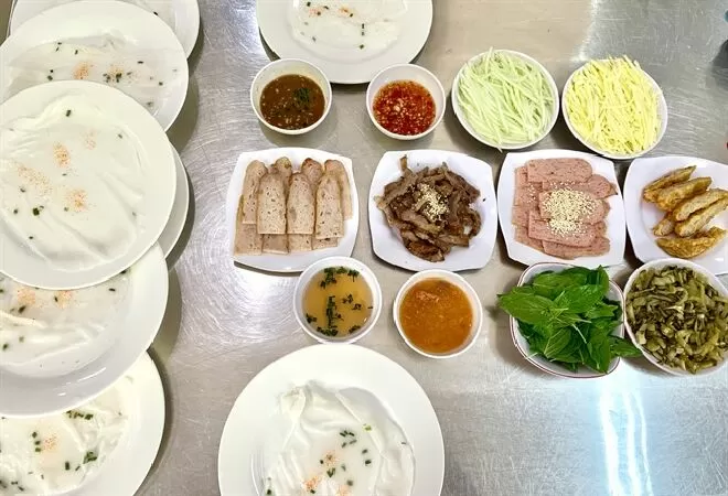 Bánh ướt chồng dĩa
