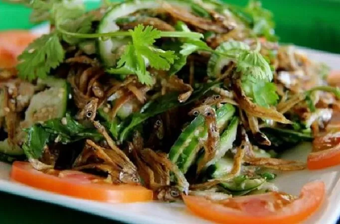 Gỏi cà đắng cá cơm
