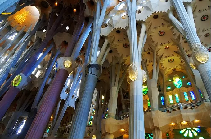 Barcelona's Sagrada Familia và Gaudi Sites