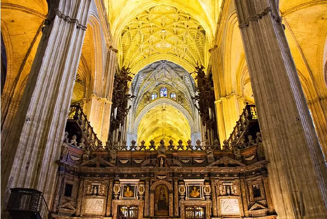 Nhà thờ Seville và Alcazar