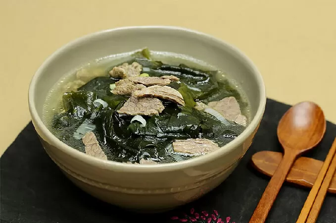 Canh rong biển thịt bò