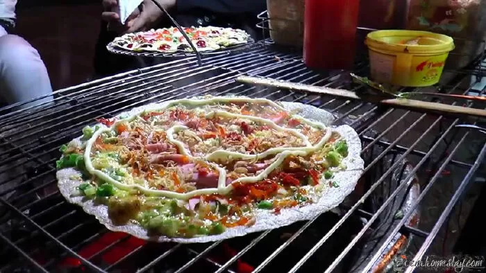 Bánh tráng nướng chợ Dinh Cậu