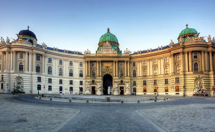 Vienna Hofburg: Cung điện Hoàng gia của Áo