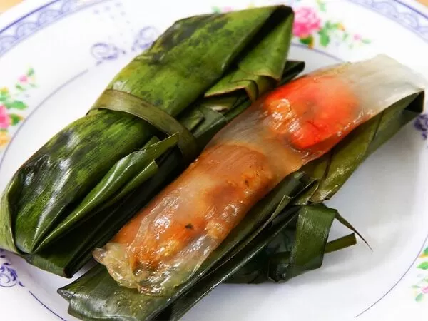 Bánh bột lọc gói lá chuối