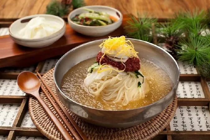 Naengmyeon (Mì lạnh)