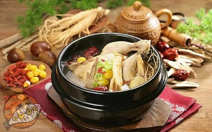 Samgyetang (Gà hầm sâm)