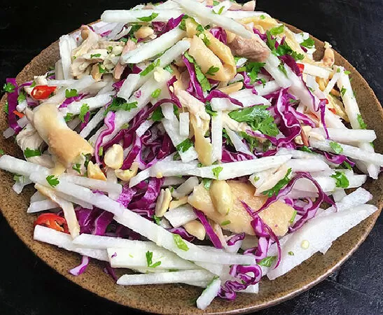 Nộm gà củ đậu