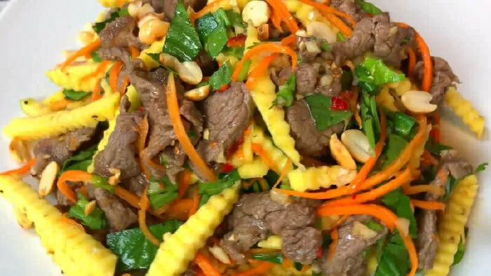 Nộm xoài xanh bắp bò