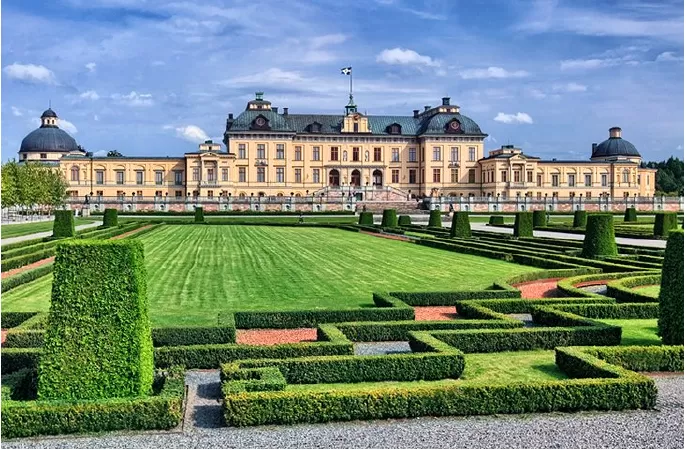 Cung điện Drottningholm, Lovö