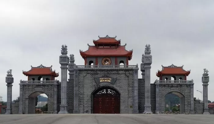 Hành hương đất Tổ - Truong Son