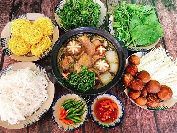 Gà Đông Tảo hầm nấm