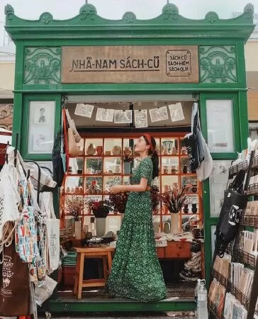 Đường sách Nguyễn Văn Bình