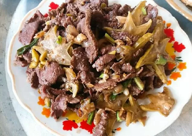 Thịt trâu xào khế