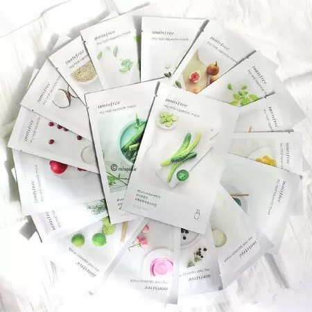 Đắp mặt nạ giấy thư giãn
