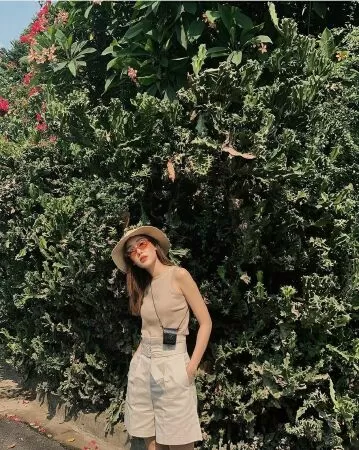 Mix áo tanktop với quần short