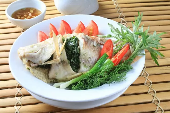 Trứng cá chép hấp ngải cứu