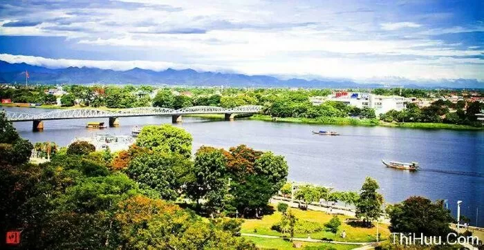 Chiều sông Hương – Tác giả Lê Hoàng