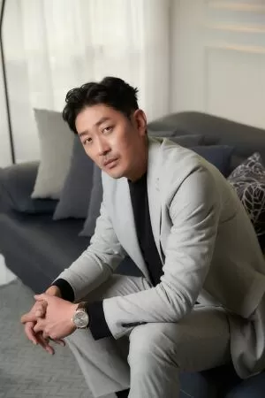 Ha Jung Woo