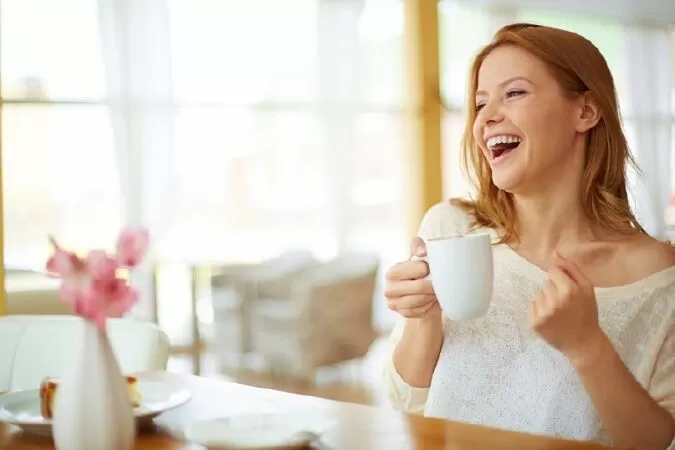 Uống nước ấm mỗi buổi sáng