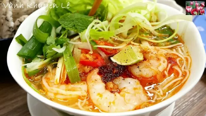 Bún tôm sa tế