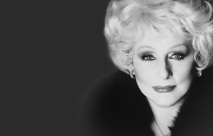 Mary Kay Ash (12/5/1918 - 22/11/2001)